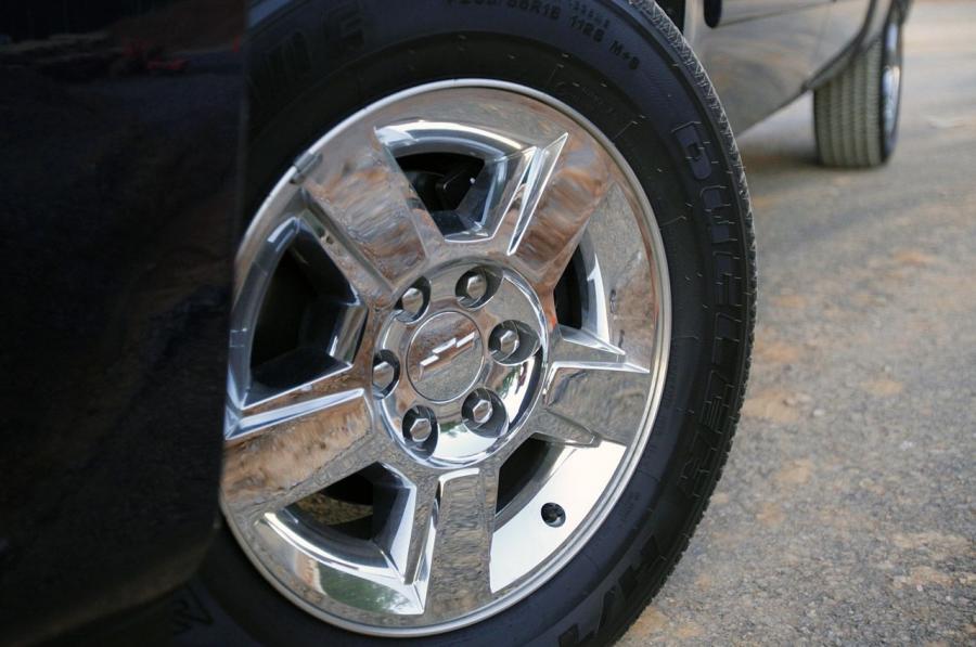  Chevrolet Silverado Hybrid 2010 года  (фото 34 из 44)